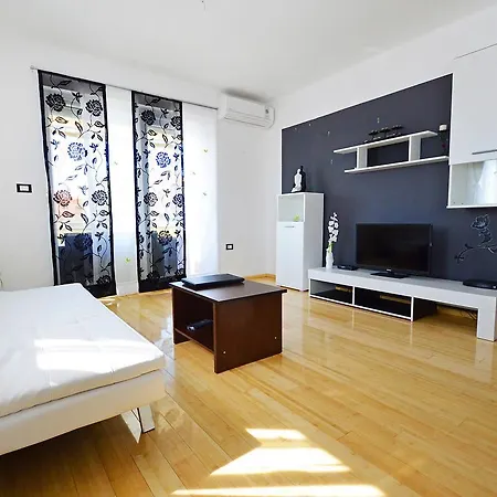Holiday Jakov * Galizana