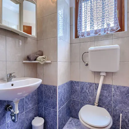 Jakov - Roj431 By Interhome * Zminj