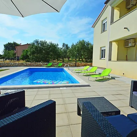 Holiday Jakov Galizana